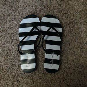 Flip flops size 8!